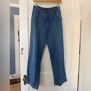 Liz Claiborne Relaxed Denim Jean Size 4